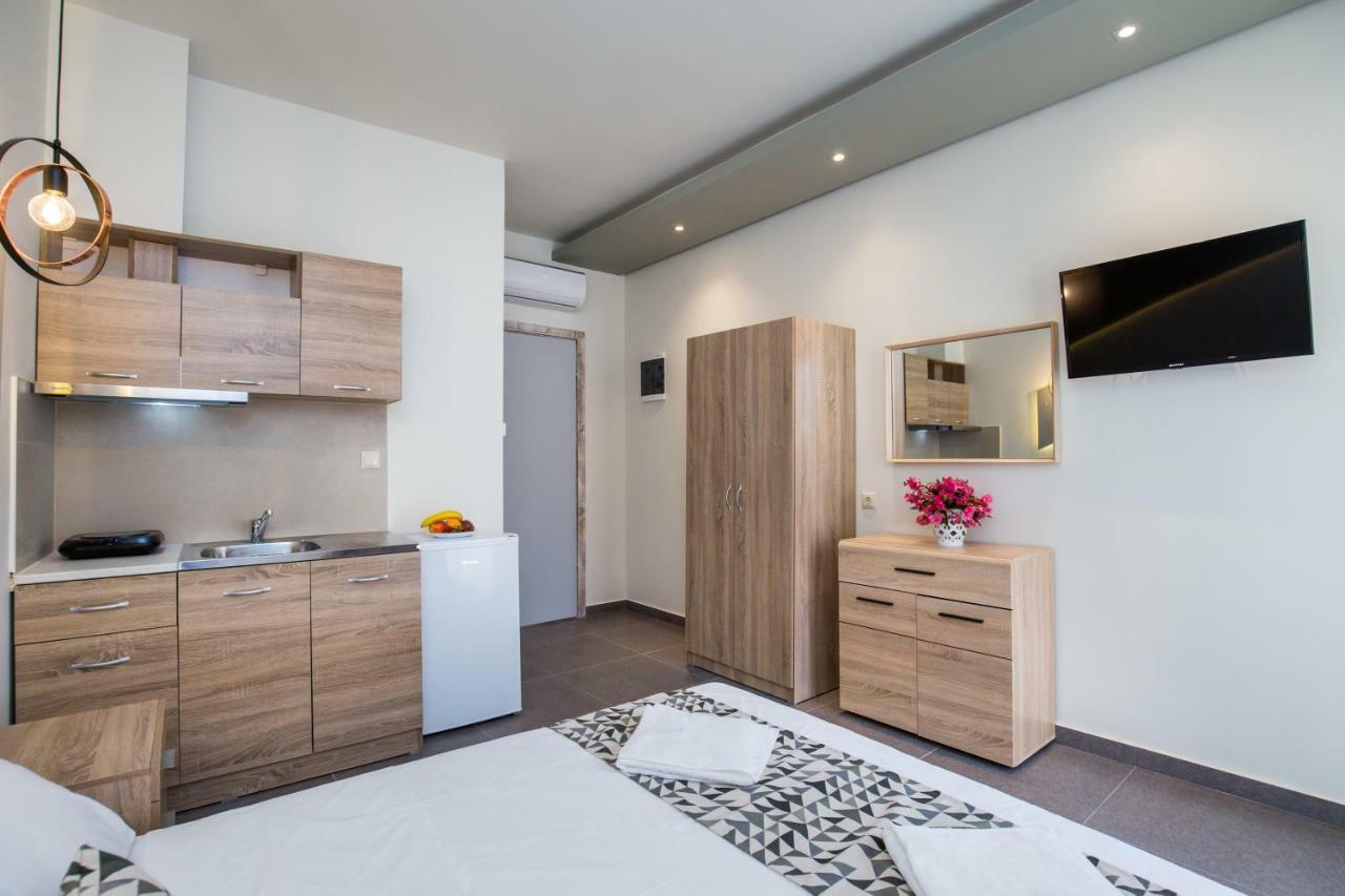 Studios & Apartments Elisabeta Limenaria  Extérieur photo